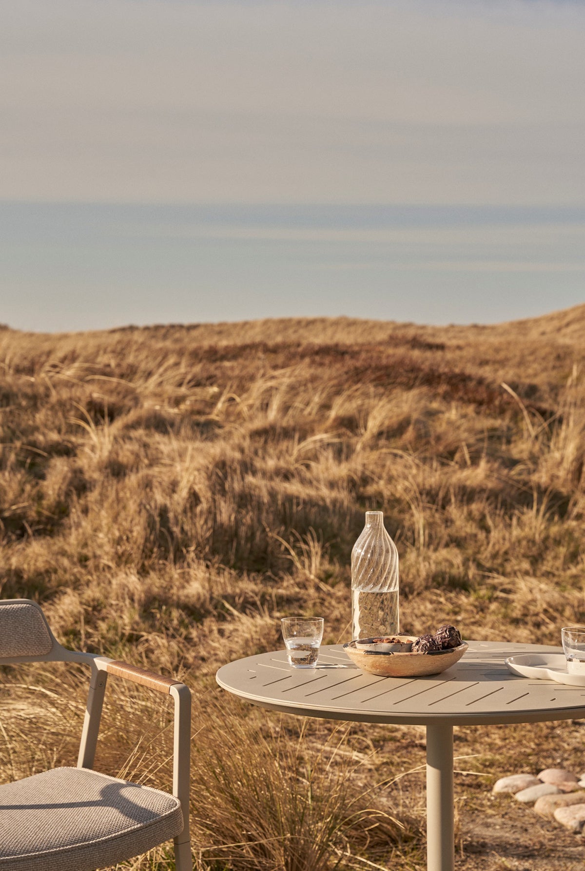 Vipp-717-Open-Air-Cafe-Table-Aluminium-Lifestyle-1