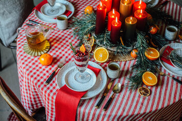 Misty-Square-Edge-Bordsduk-Real-Red-Miljo