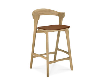 Bok Barstol med en siddehøjde på 66 centimeter og lædersæde i lakeret eg