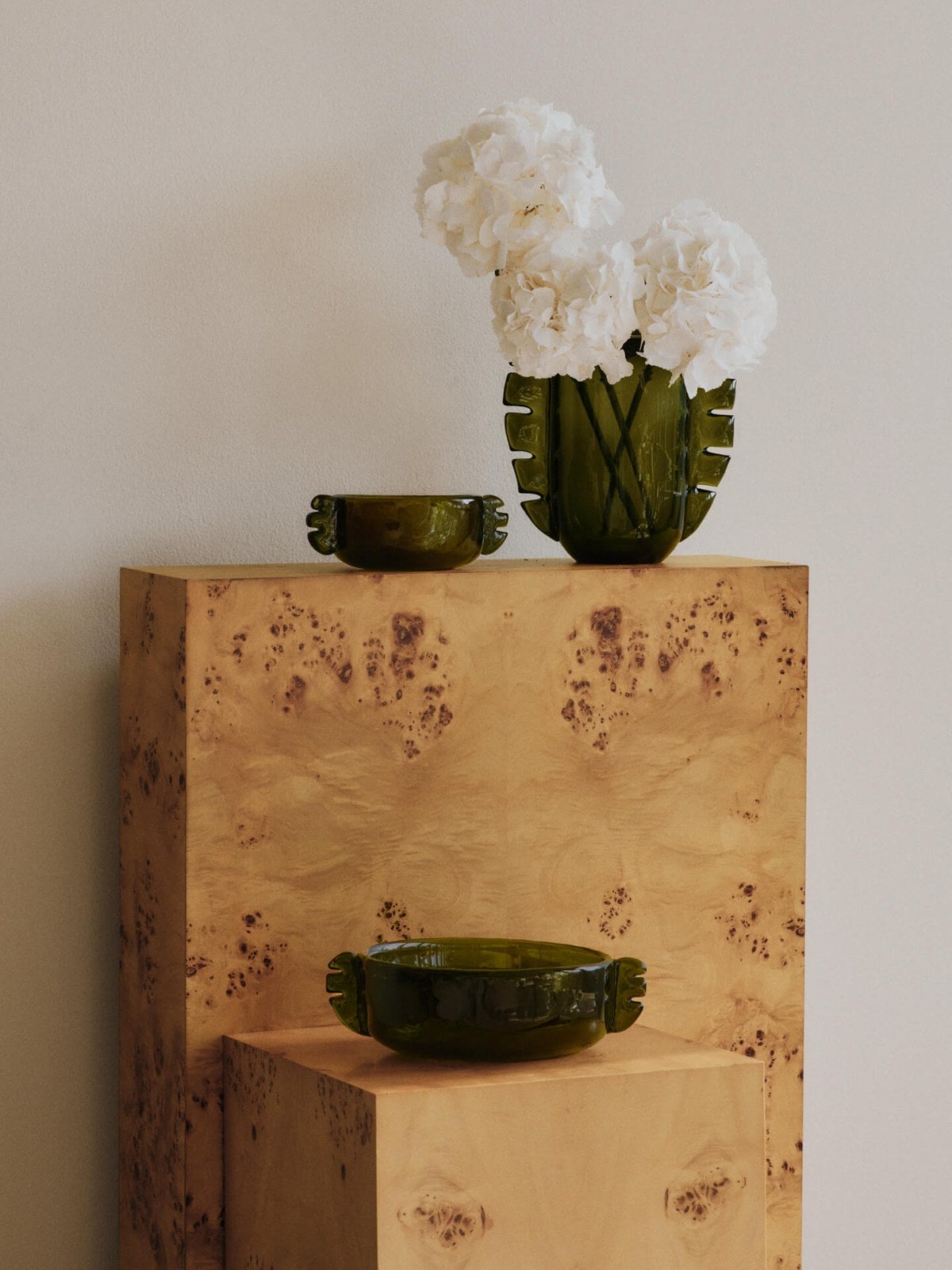 Ferm-Living-Alas-Vas-Moss-Green-miljo-1