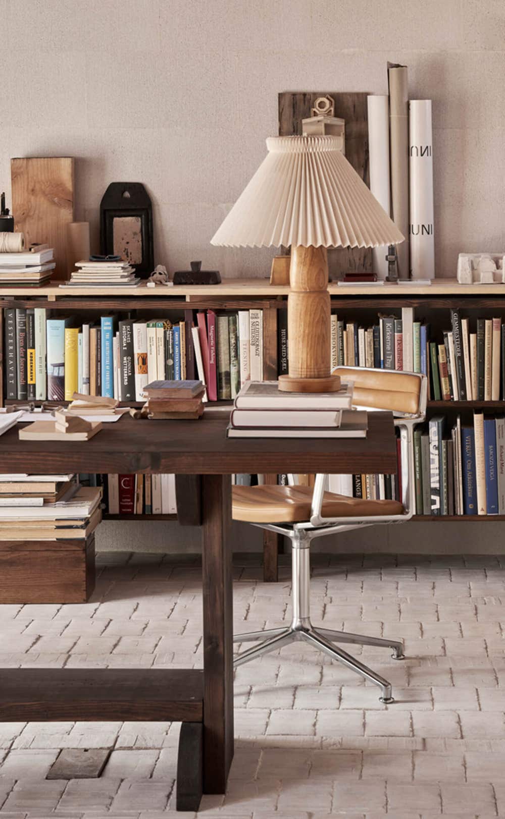 Vipp-452-Swivel-Chair.jpg Vipp-452-Swivel-Chair