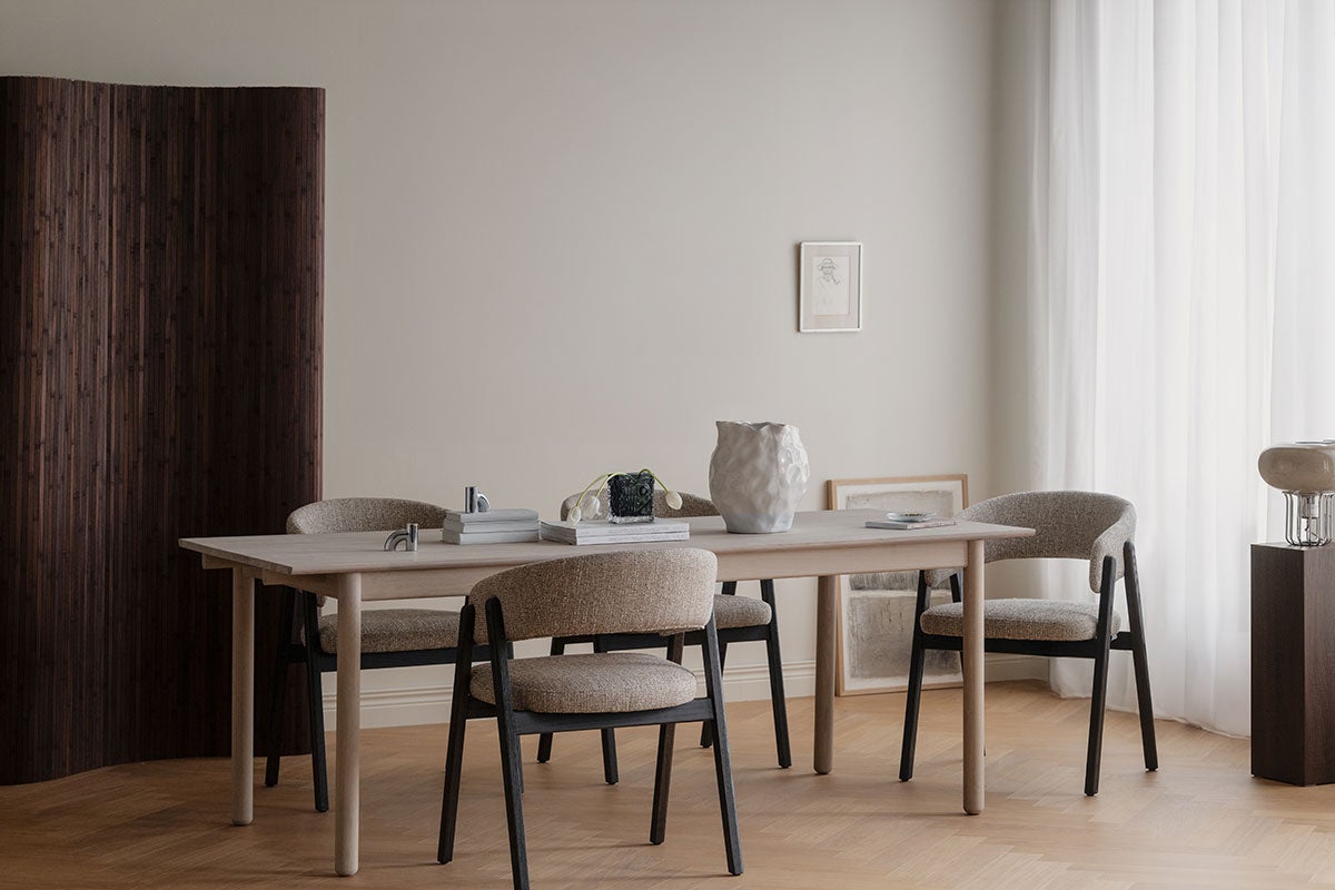 Rowico-Derrymore-Table-205-WW-Oak-Lifestyle