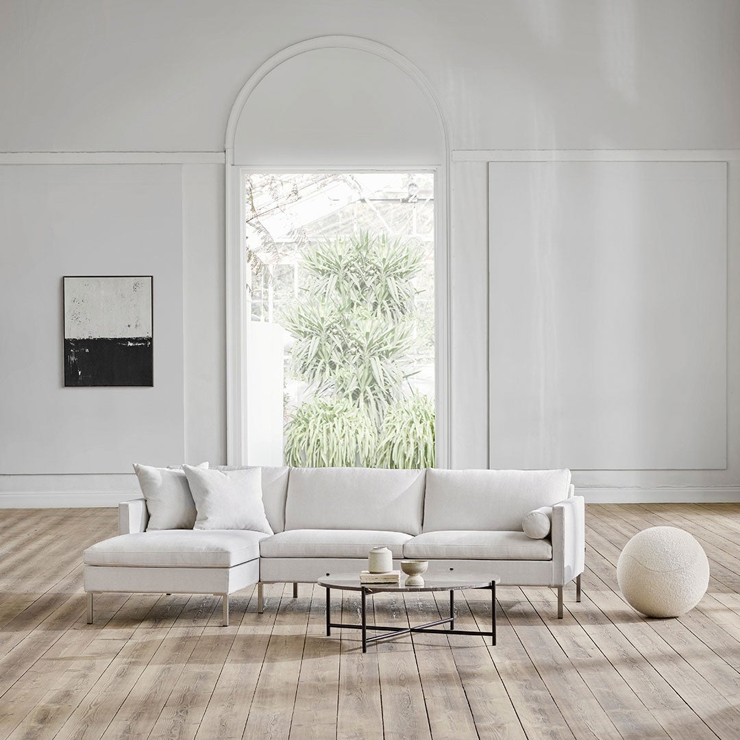 Juul-904-sofa-with-chaise-longue-250x146-86-Fish-20-ENVIR-114004