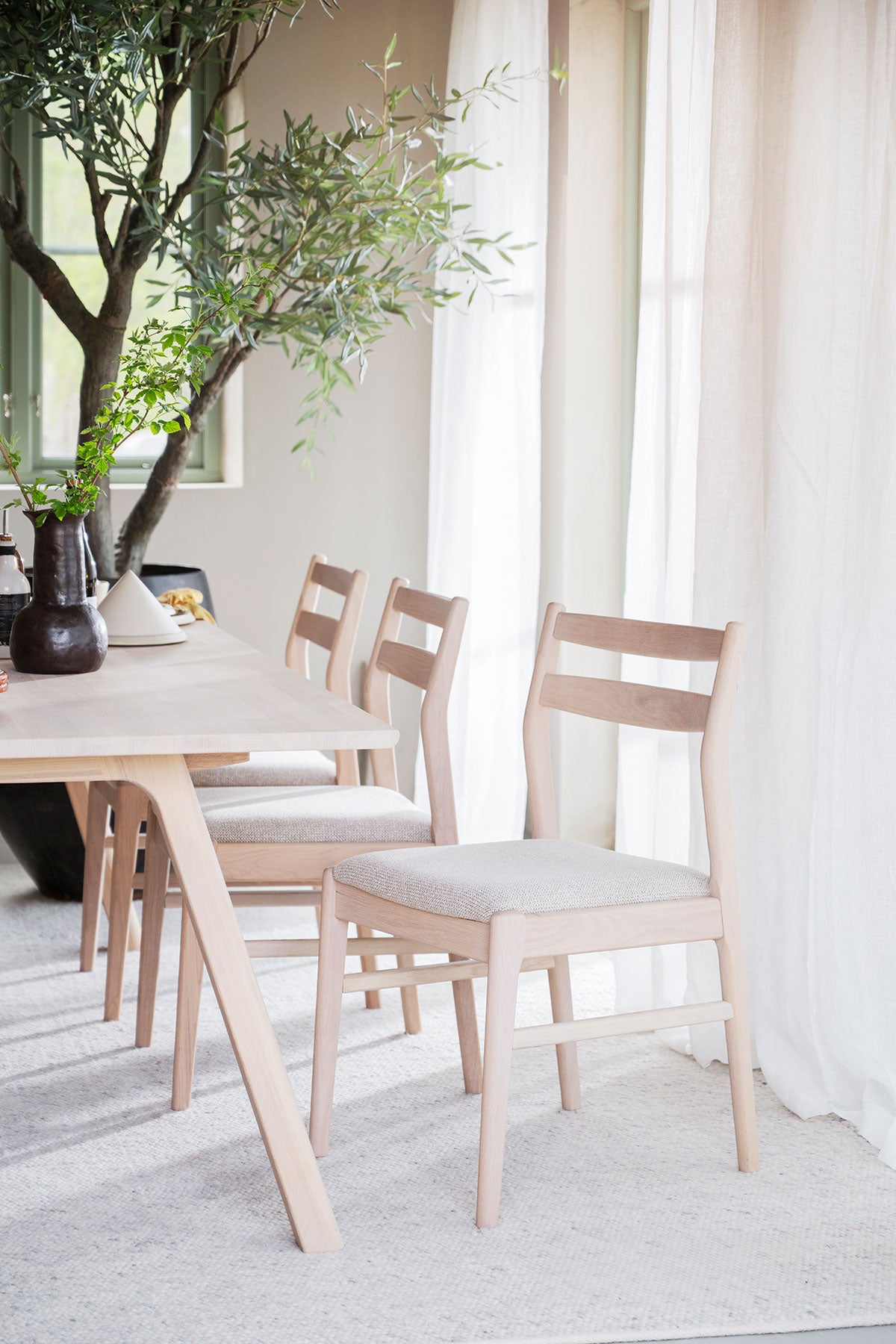 Rowico-Kerwin-Chair-Beige-White-Oak-Lifestyle