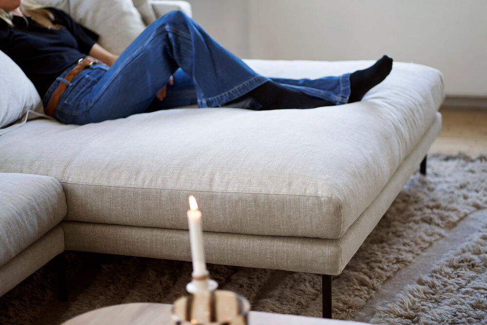 Britt-Soffa-Divan-Set-2-Tyg-Caleido-Stampato-1-Natur-1-Lifestyle.jpg Britt-Soffa-Divan-Set-2-Tyg-Caleido-Stampato-1-Natur-1-Lifestyle