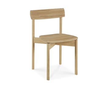 Risu Stol i massiv lakeret eg