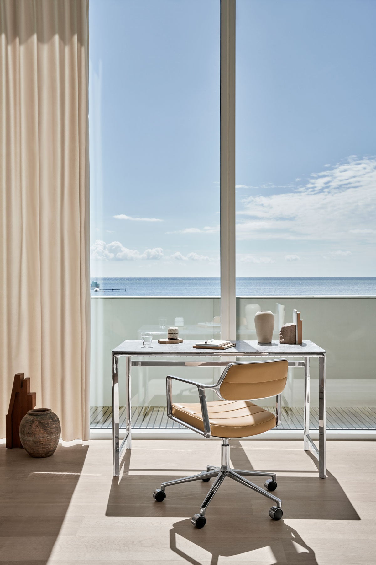 vipp-453-swivel+-camel-studio-desk-ocean-grey-01