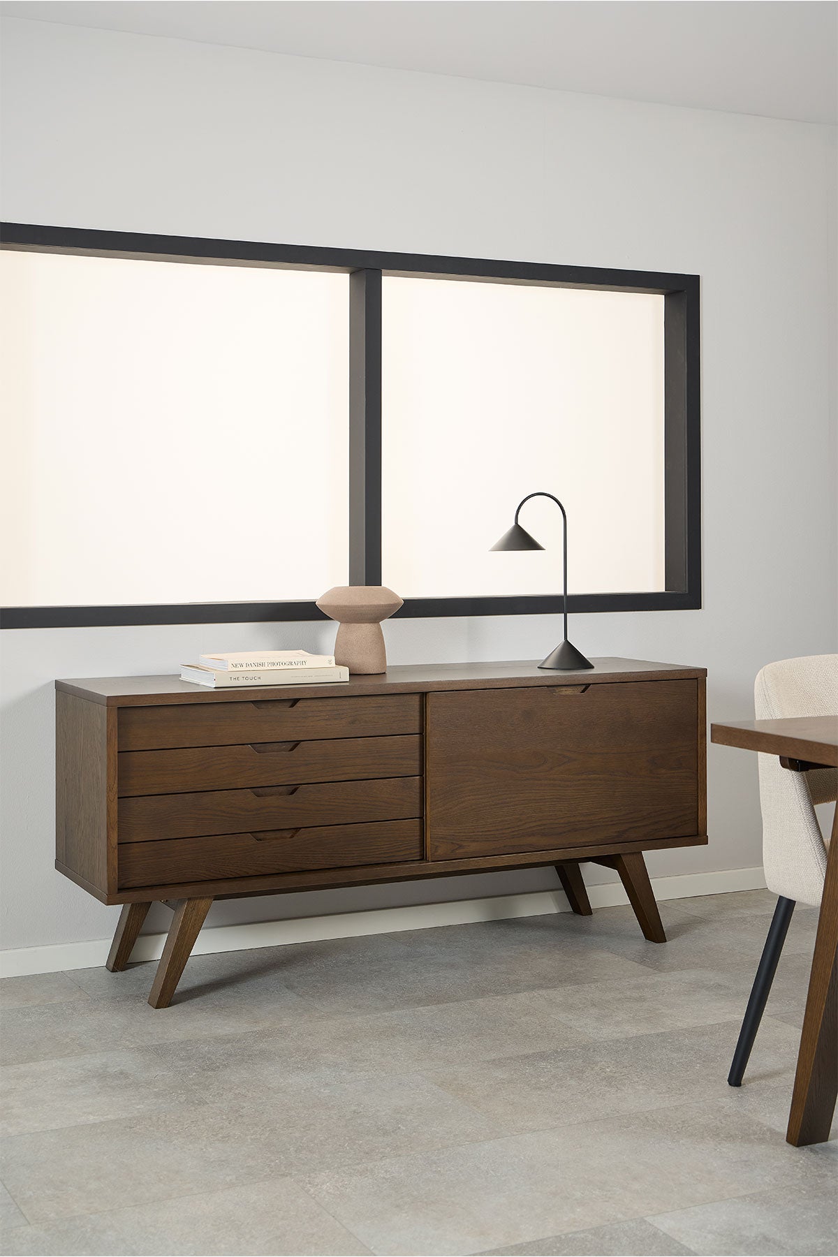actona-aline-sideboard-smoked.lifestyle