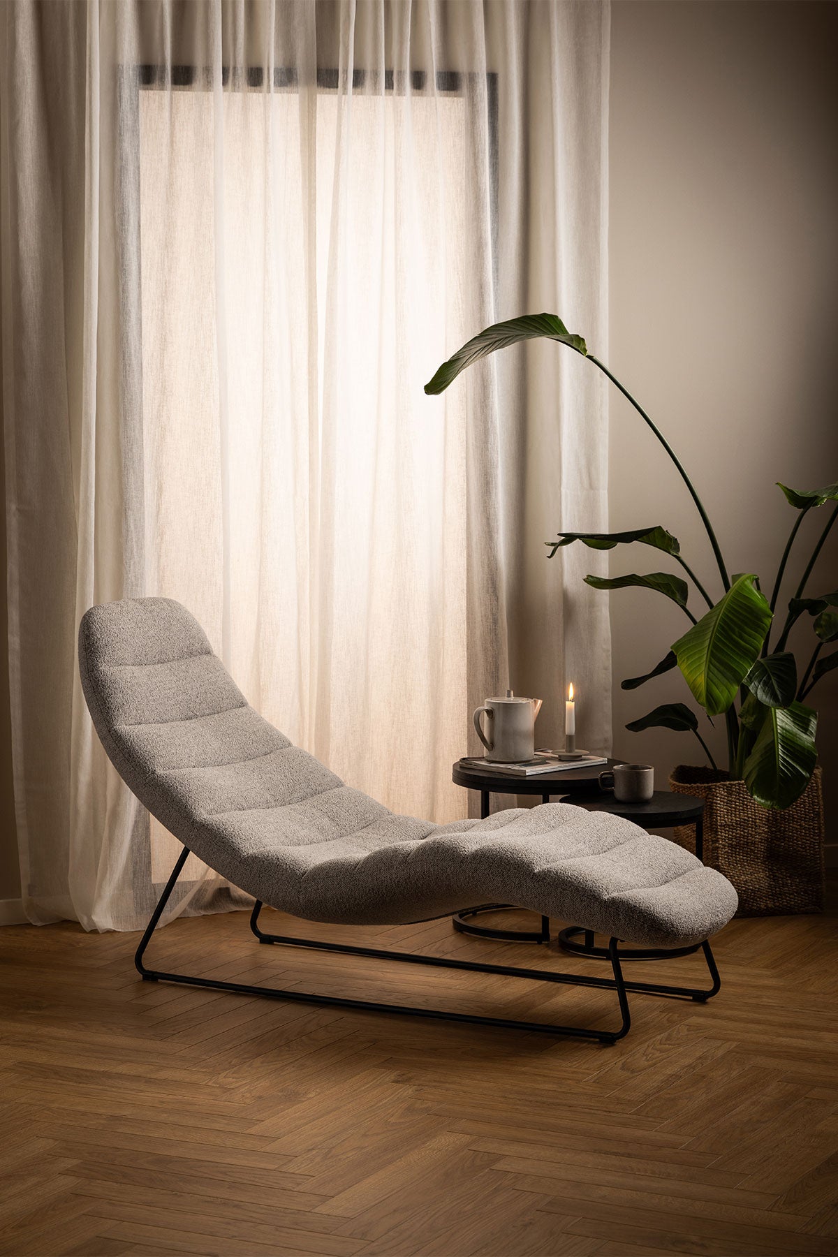 chaplin-Monza-beige-lifestyle2-