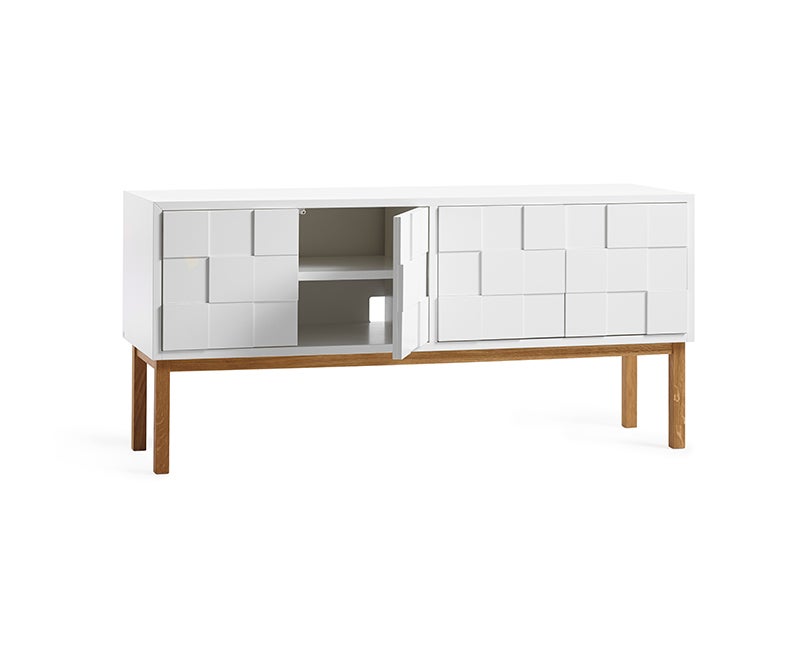 Collect-2010-mediabänk-oljad-ek-öppen-dörr