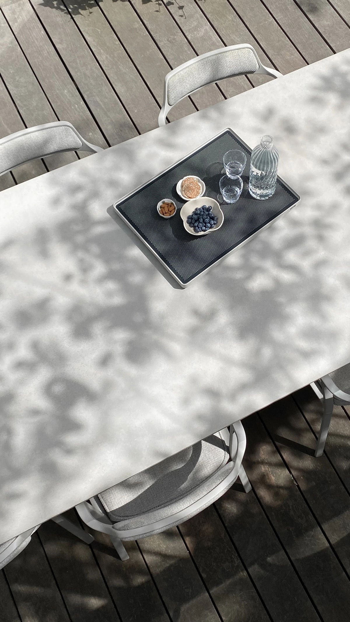 Vipp 272 Open-Air Bakke på spisebord udendørs