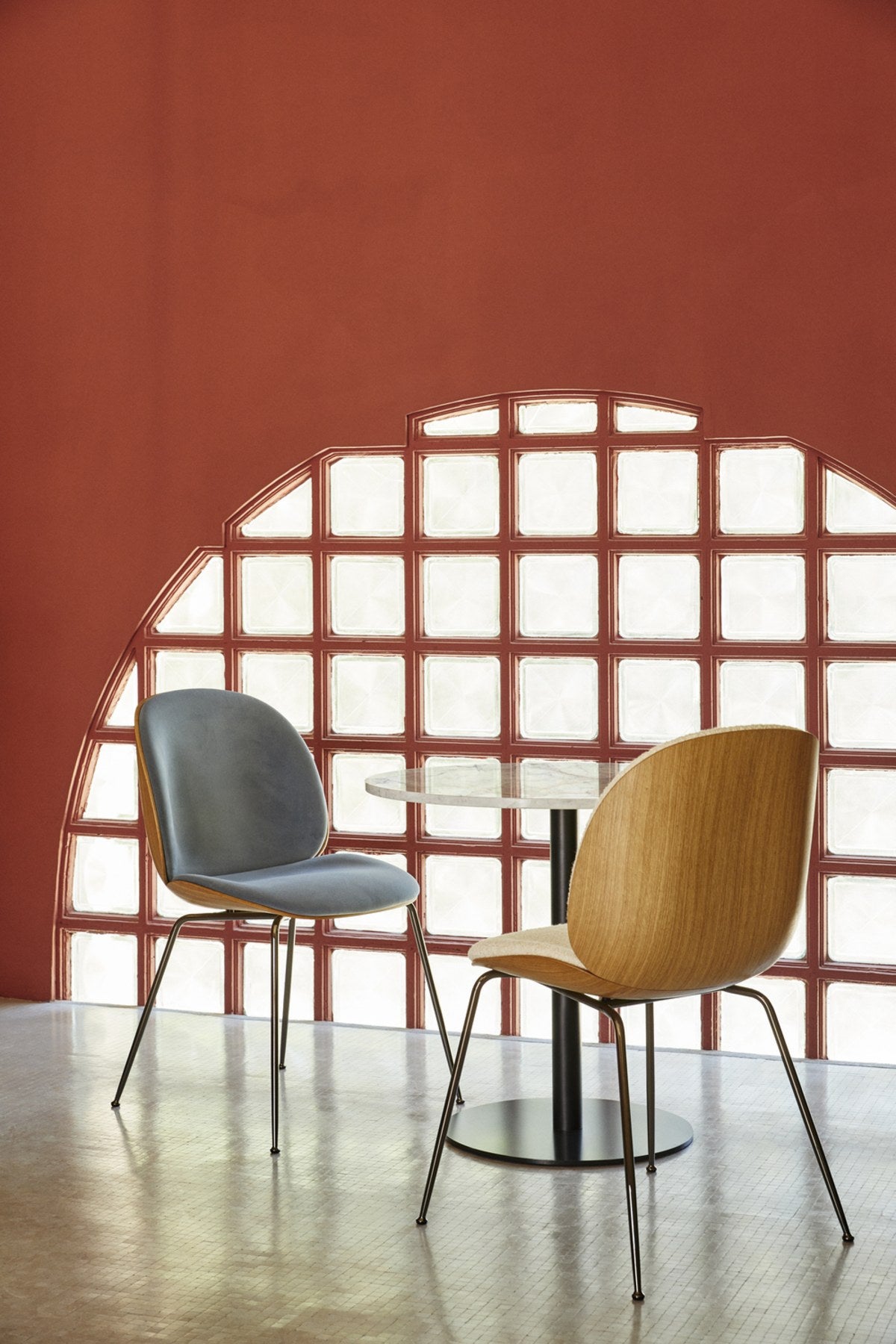 Gubi-GUBI-1-0-Dining-Table-miljo-925396834566747