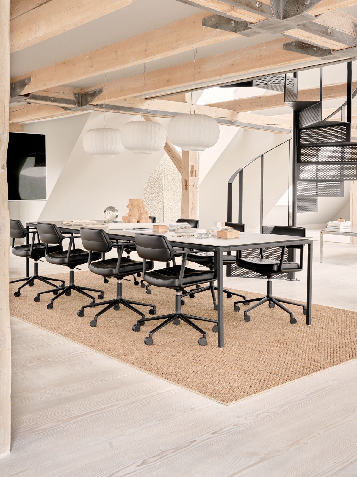 vipp-453-swivel+-black-leather-conference-02