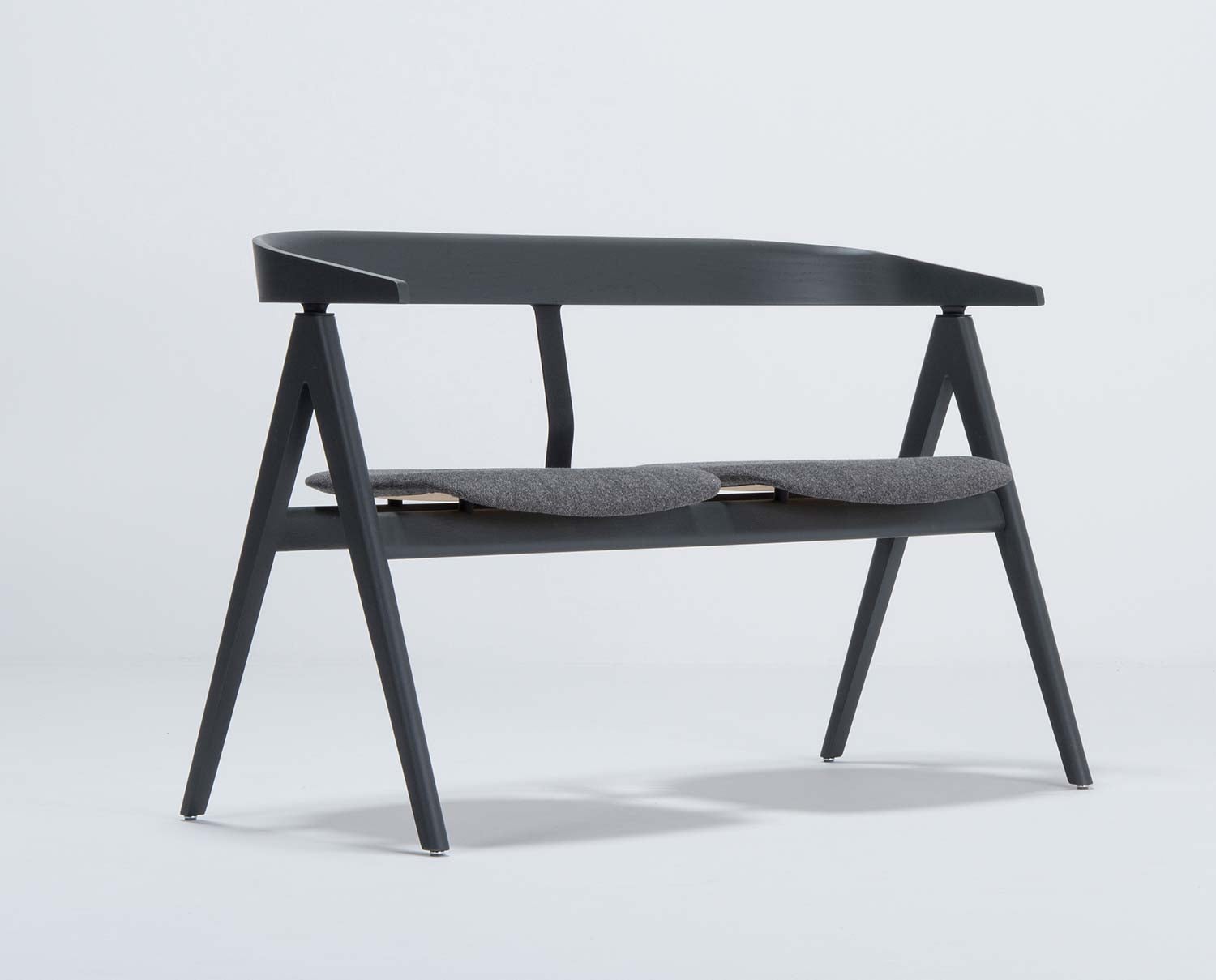 ava-bänk-svart-fram-Gazzda