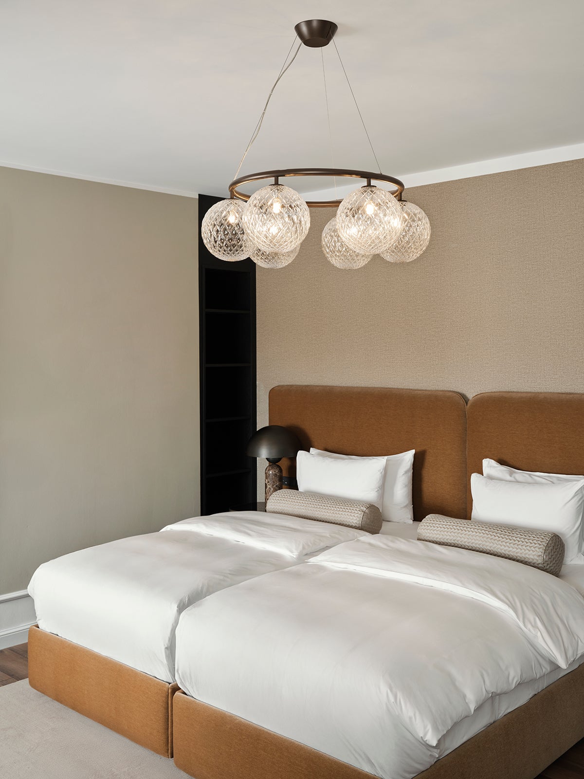 Nuura-Miira-6-Circular-Chandelier-Dark-Bronze-Optic-Clear-Lifestyle