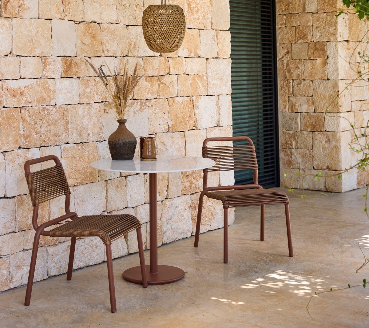 Al-Dente-chair-Go-cafe-table-with-Hi-Cor-20180472-env-e5a5b