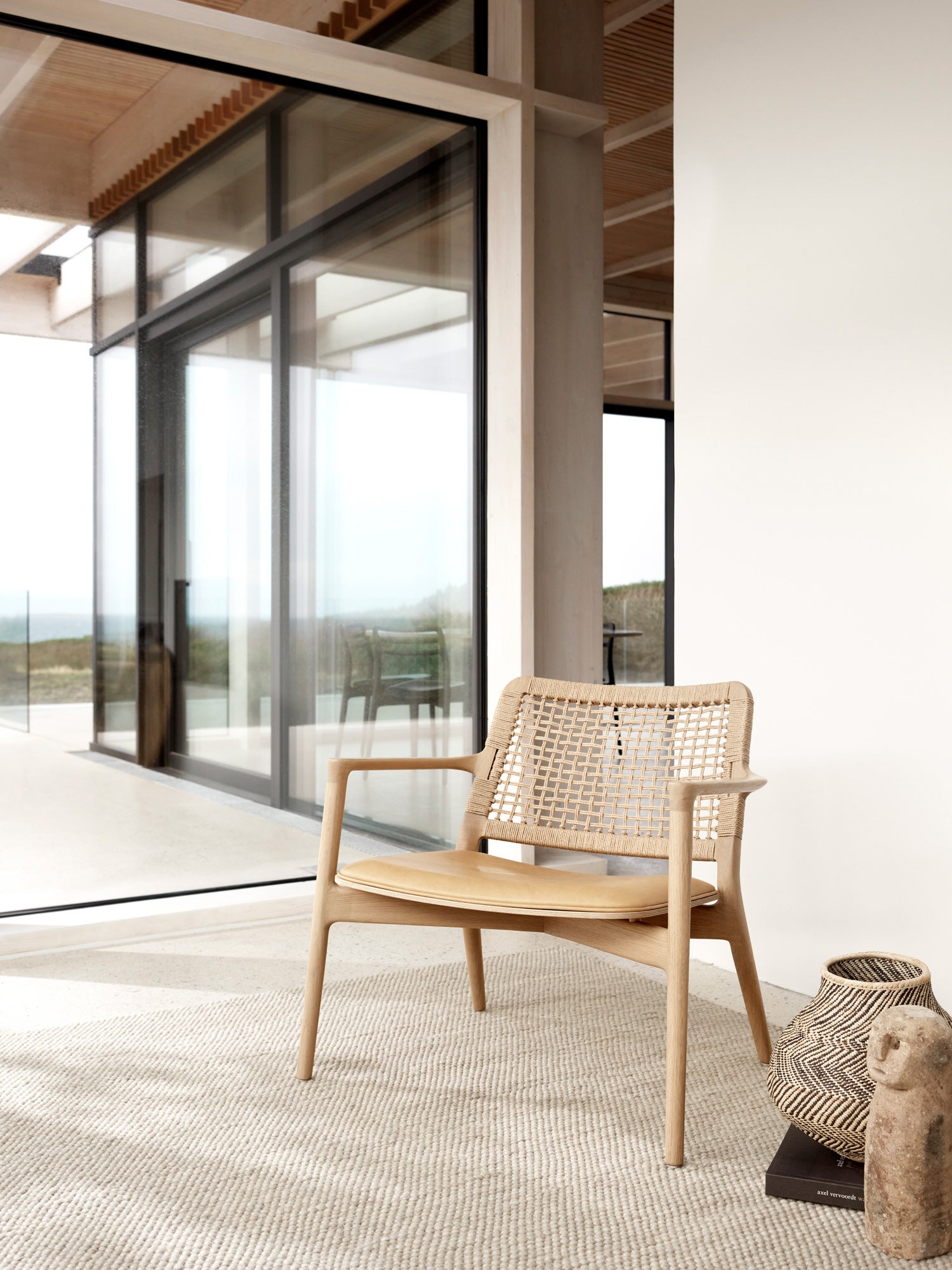 vipp488-cabinloungechair-lightoak-01