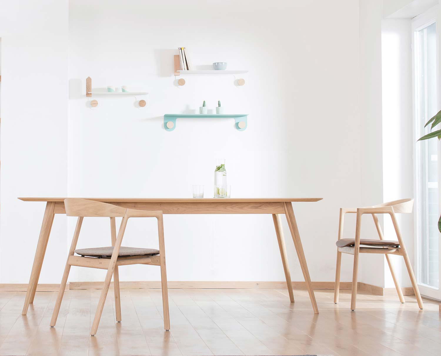 Stafa-Table-Muna-Chair-miljo-Gazzda