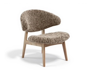 Kristensen & Kristensen Ram Shell Lounge Chair i olieret massiv ask og fåreskind Cork