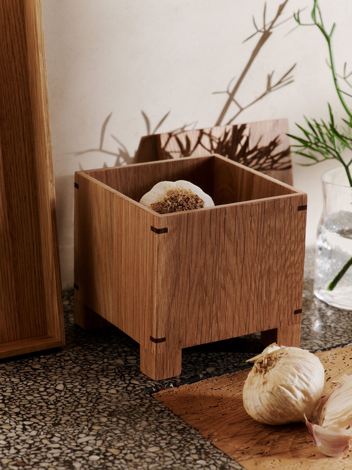 Ferm-Living-Bon-Garlic-Box-Lifestyle
