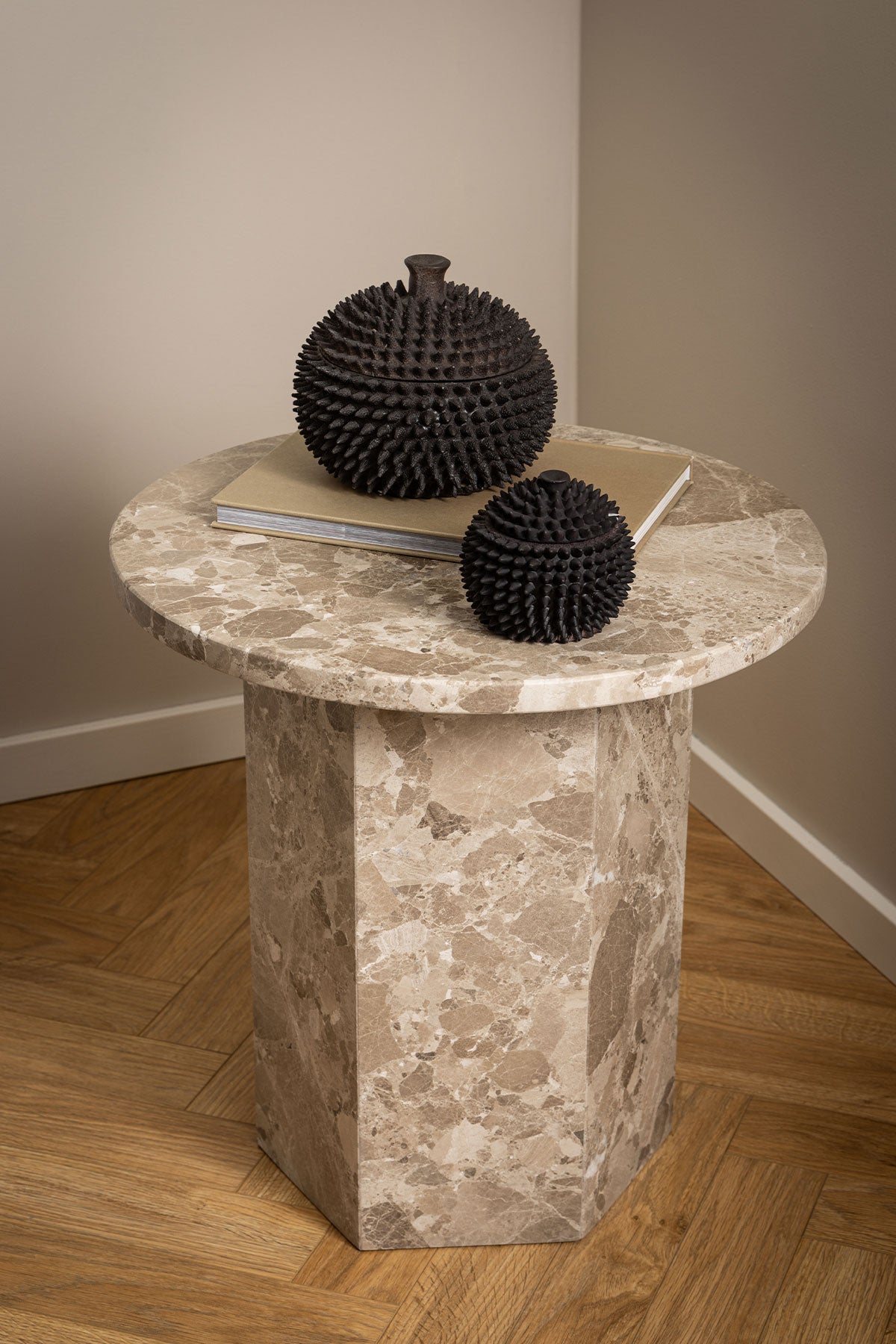 actona-naxos-lattebrown-sidetable.5jpg