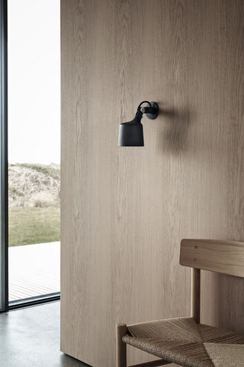 Lifestyle-wall-spot-black-1-low