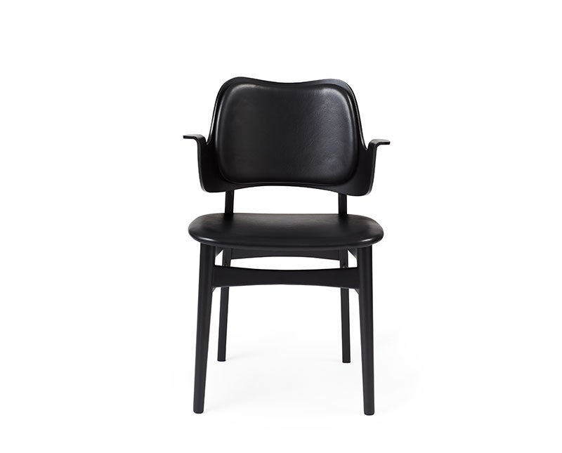 gesture-black-lack-black-leather-warm-nordic