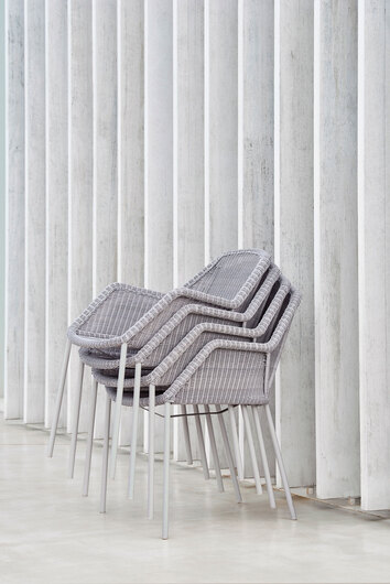 Breeze-chair,-stackable_light-grey