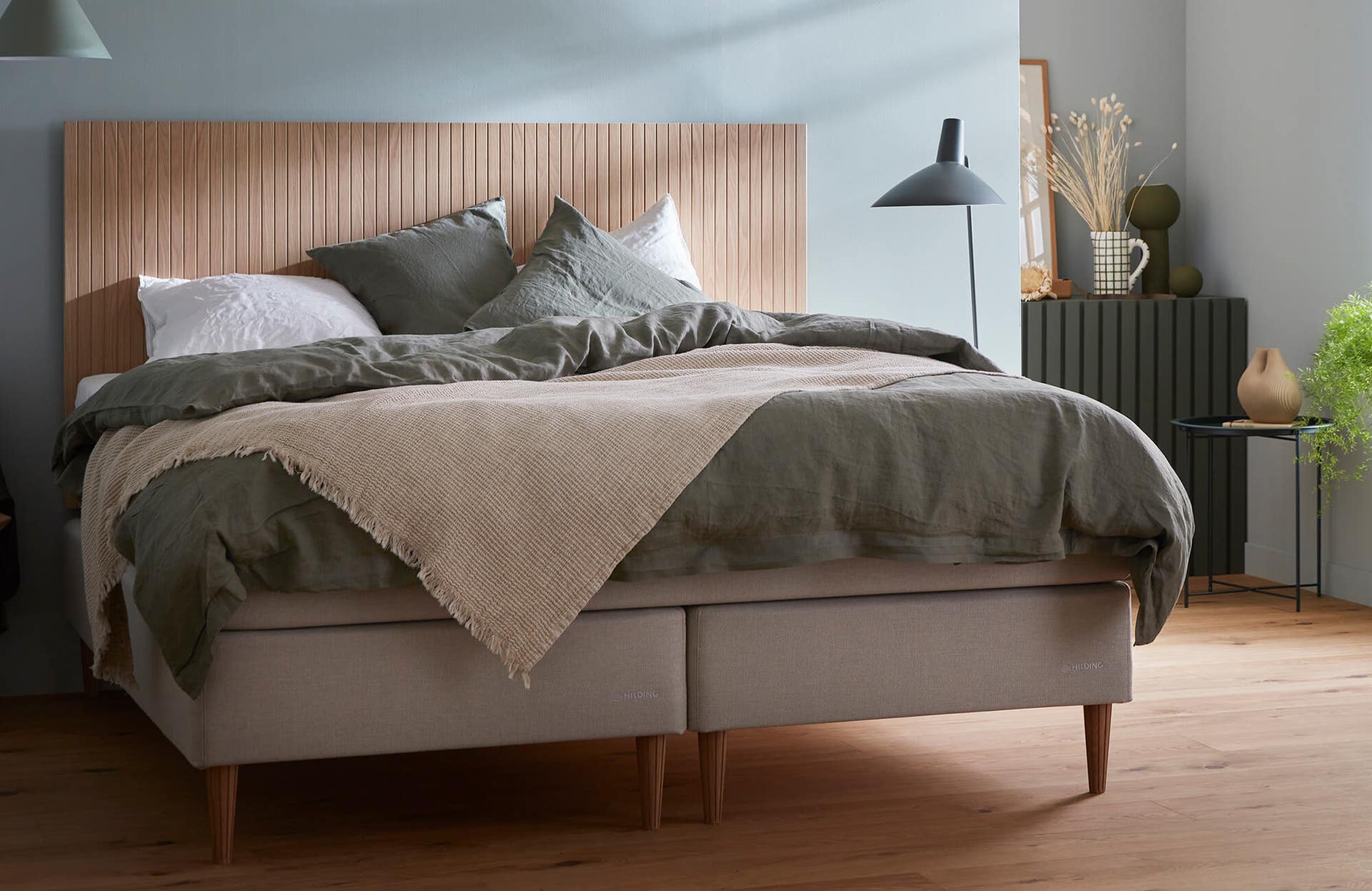 Kontinental-header.jpg Kontinental-header.jpg