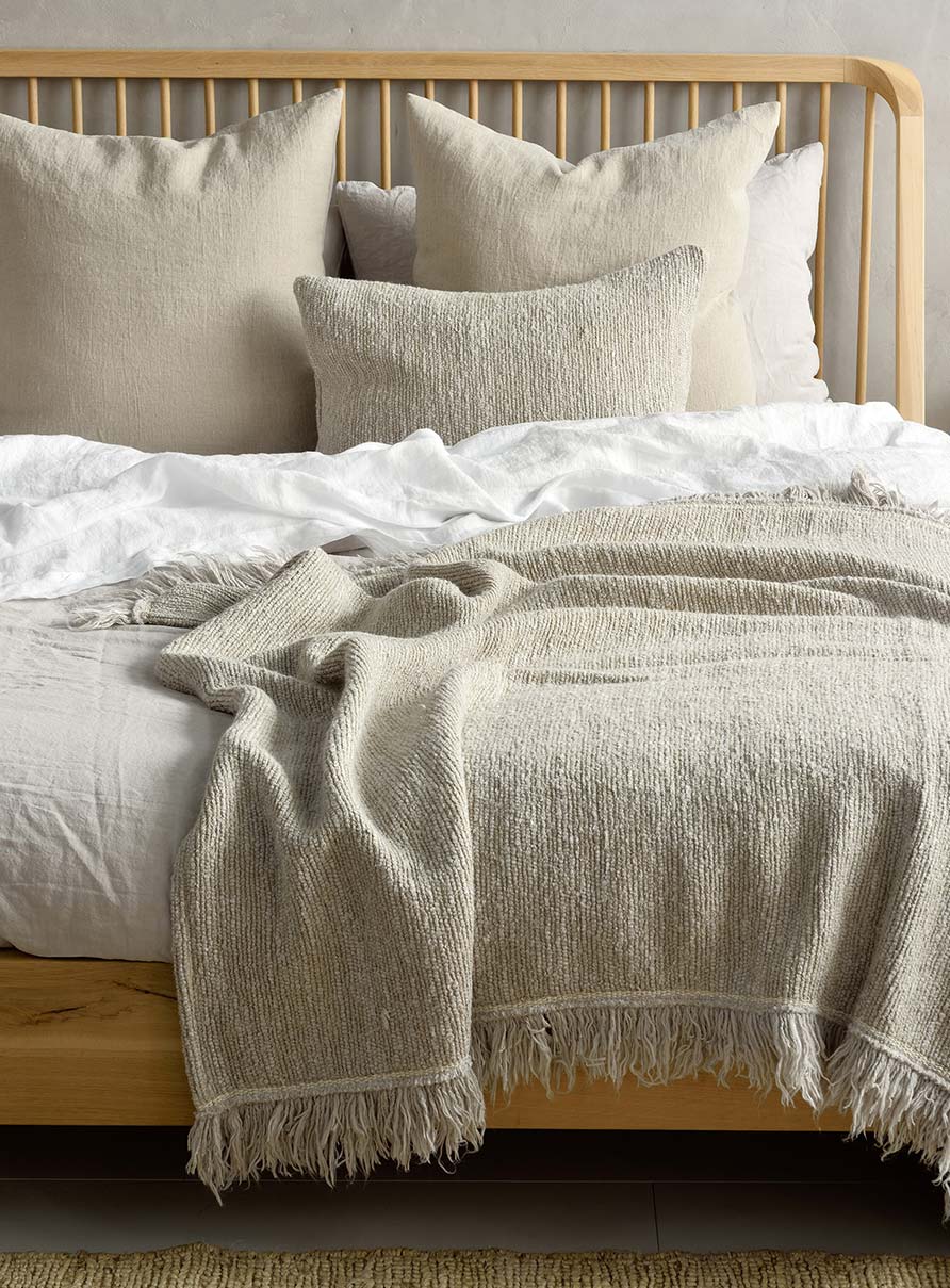 Spindle-bed-ljus-m2-Ethnicraft