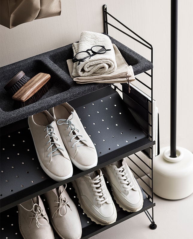 string-system-hallway-black-closeup_portrait