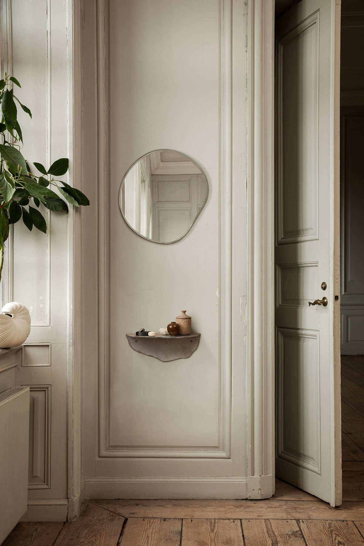 Ferm-Living-Pond-Mirror-Small-Dark-Chrome-Lifestyle-1