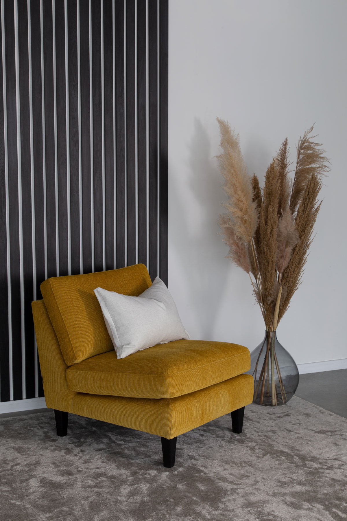 Chilla_LIAZZE_yellow_@vilmers.jpg Chilla_LIAZZE_yellow_@vilmers.jpg