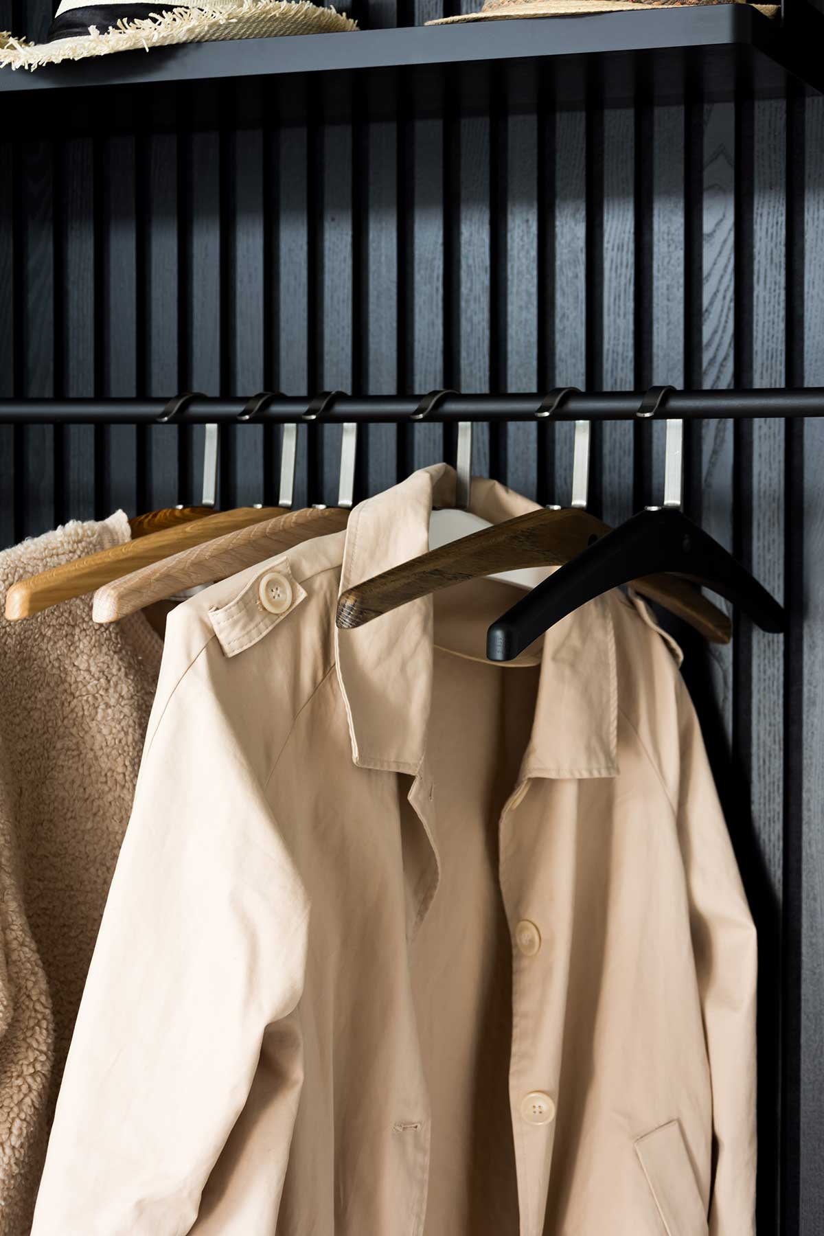 Oscarssons-Mobel-Cella-Hanger-Lifestyle