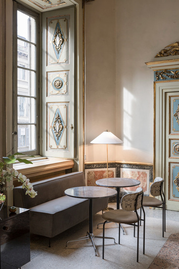 ModernLineDiningSofa_BeetleDiningTable_9602FloorLamp_CocoDiningChair