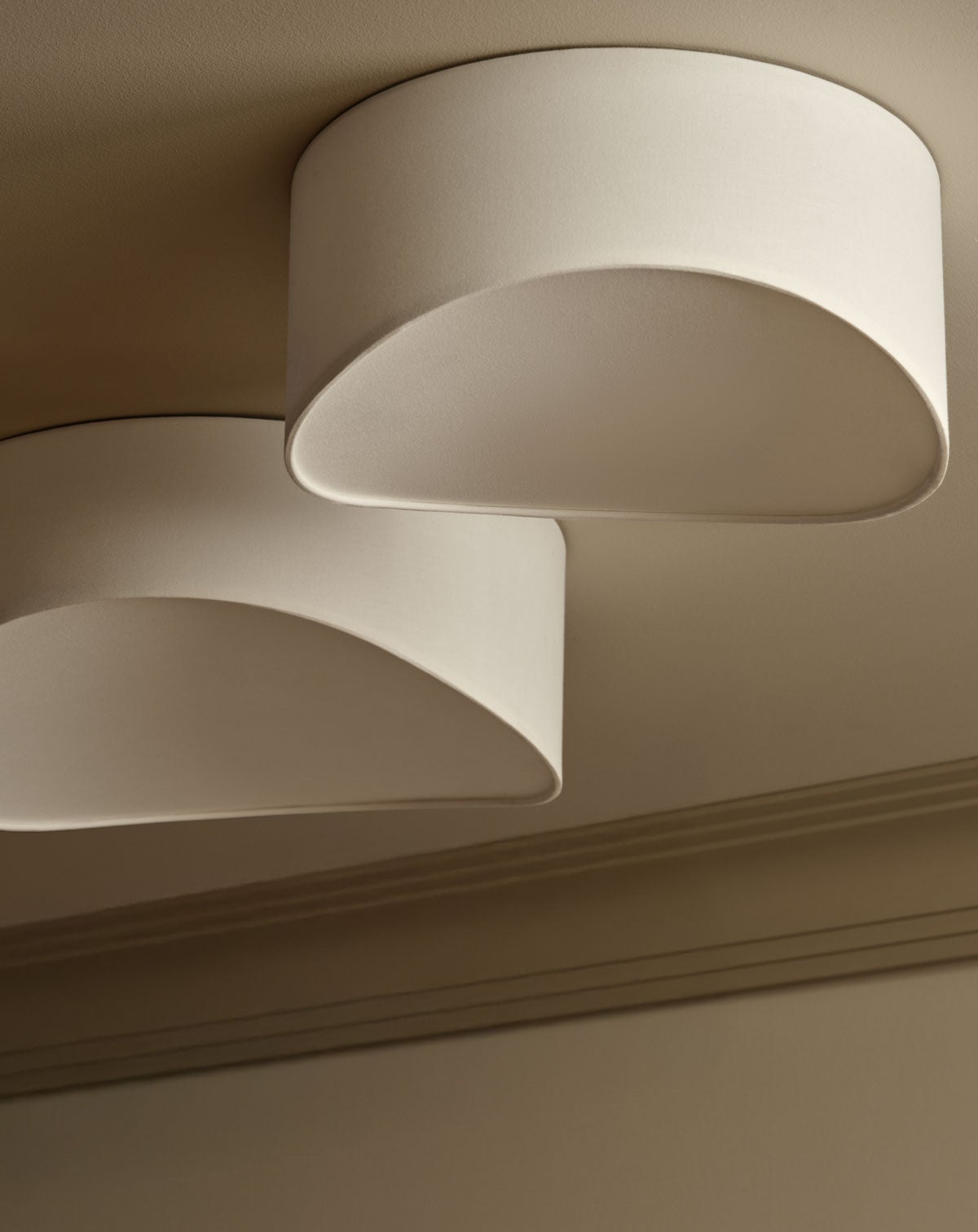 Bolia-Tajo-Ceiling-Lamp-D40-51-Lifestyle