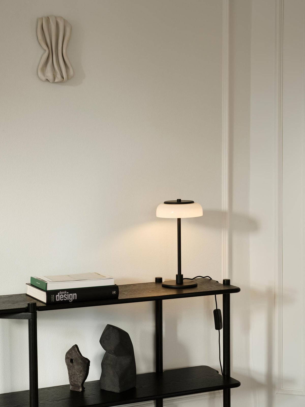 Nuura-Blossi-Table-Lamp-Small-Black-Opal-Lifestyle