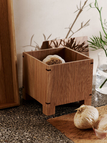 Ferm-Living-Bon-Garlic-Box-Lifestyle