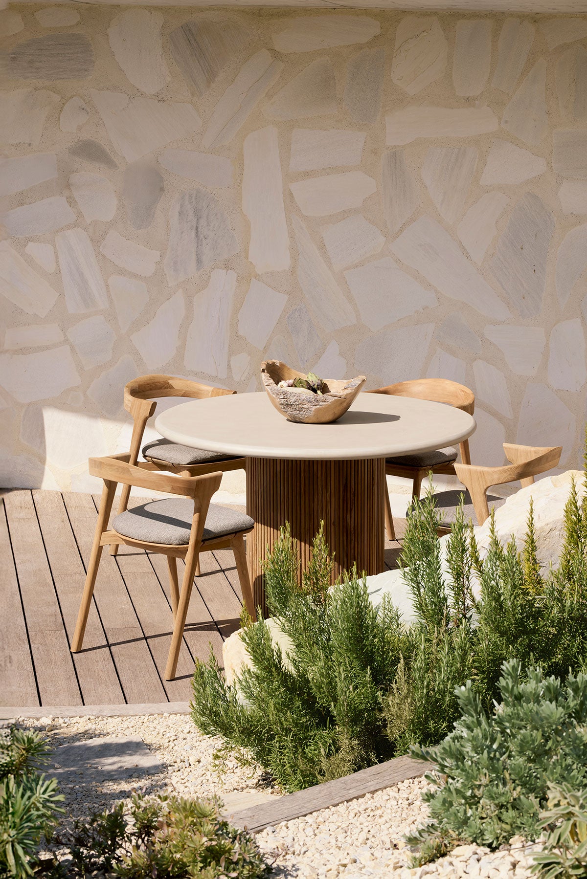 Ethnicraft-Roller-Max-Outdoor-Matbord-Miljo