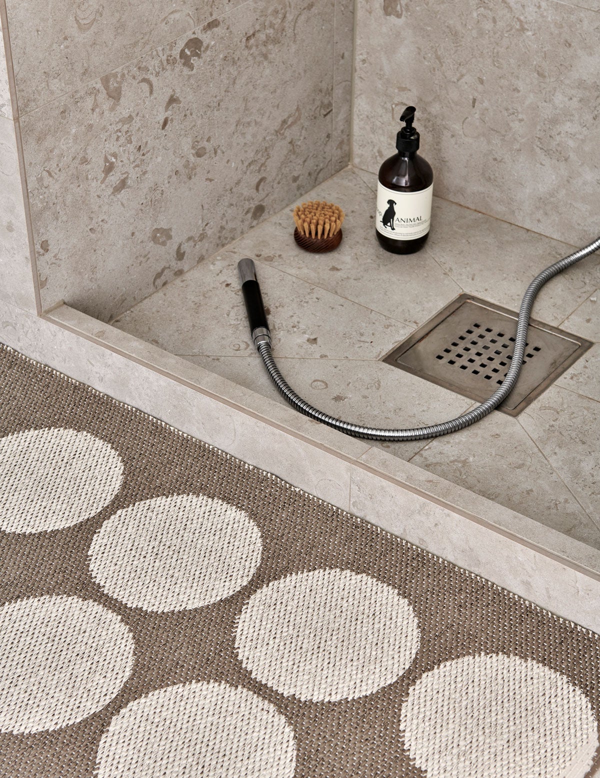 Pappelina-Hugo-Gangmatta-Walnut-Linen-Miljo