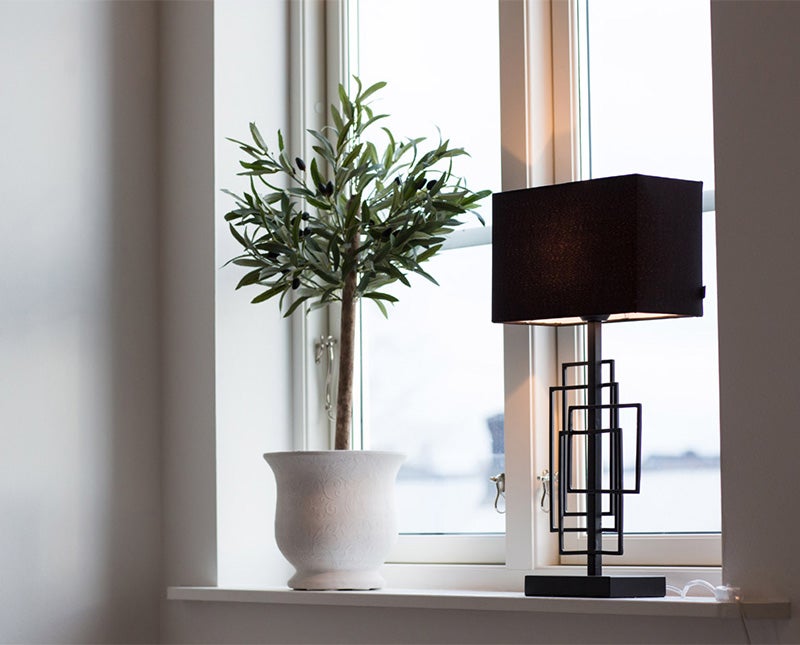 Peragon-bordslampa-svart-miljoo.jpg Peragon-bordslampa-svart-miljoo