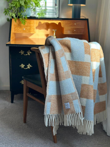 Classic-Collection-Weave-Throw-Terracotta-Lifestyle