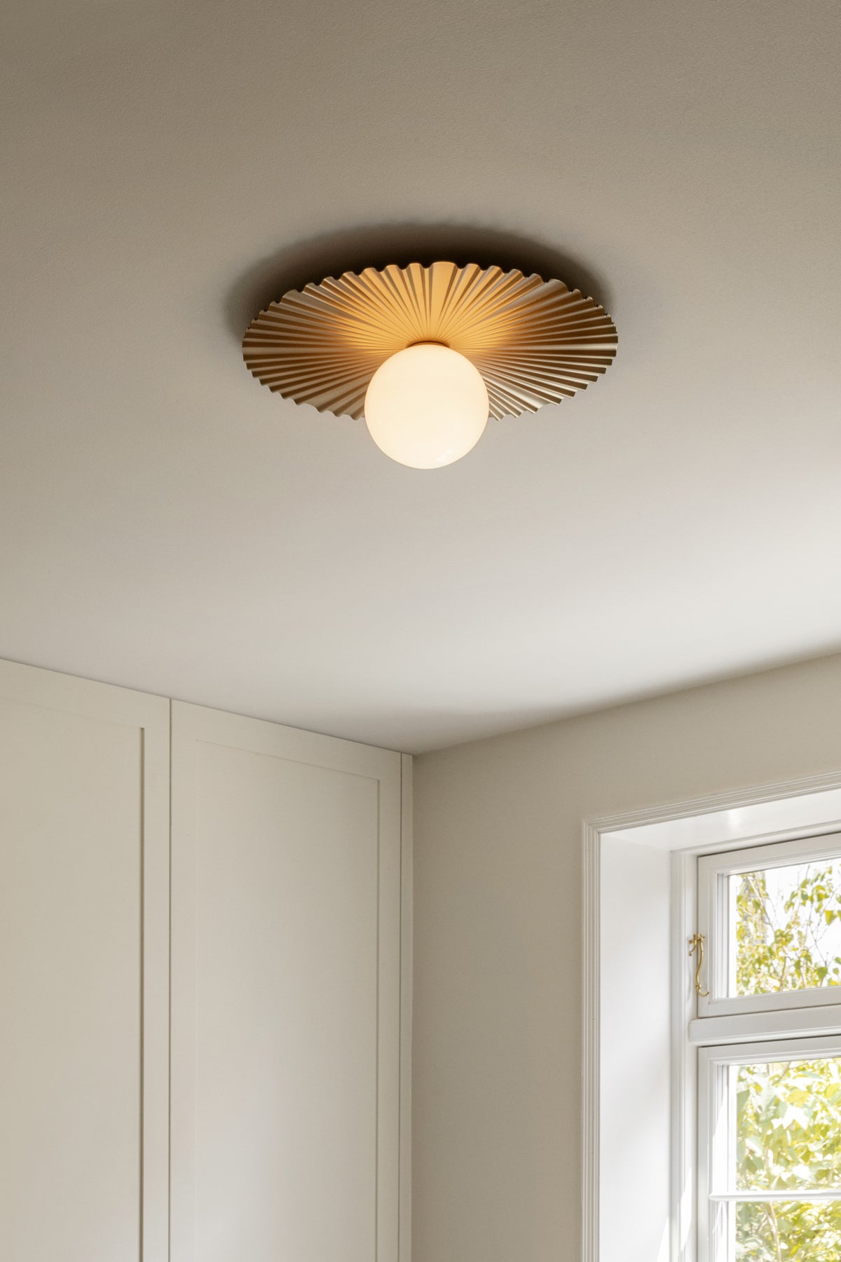 Nuura-Liila-Muuse-Wall-Lamp-Medium-Nordic-Gold-Opal-Lifestyle