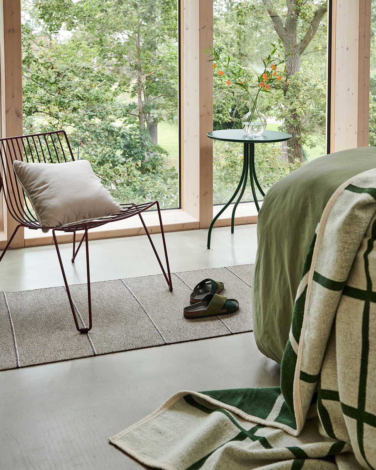 Pappelina-Lea-Runner-Linen-Lifestyle