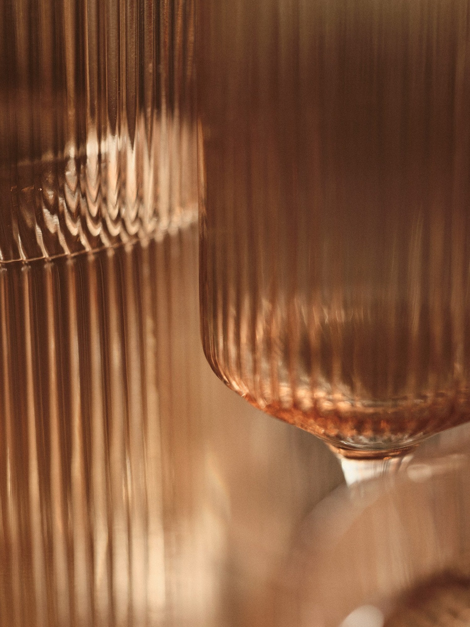 Ferm-Living-Ripple-Champagne-Flutes-Set-of-2-Blush-miljo-1