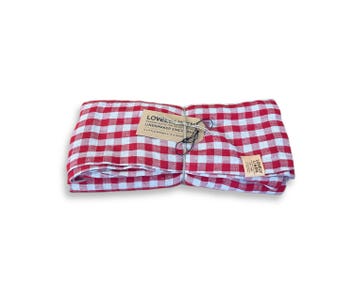 Lovely-Linen-Misty-Square-Bordsduk-Real-Red