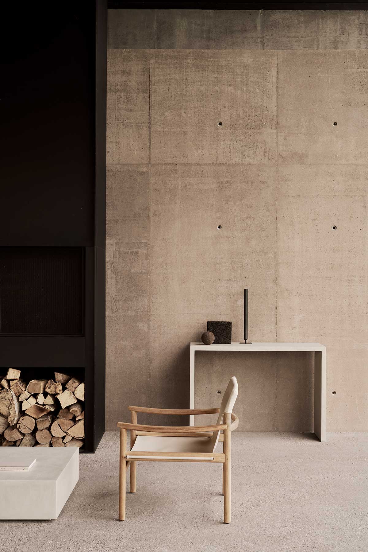 Ethnicraft-Safari-Outdoor-Lounge-Chair-Teak-Dune-Lifestyle