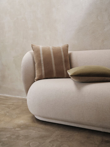Ferm-Living-Senti-Kudde-Dark-Sand-Linen-Miljo