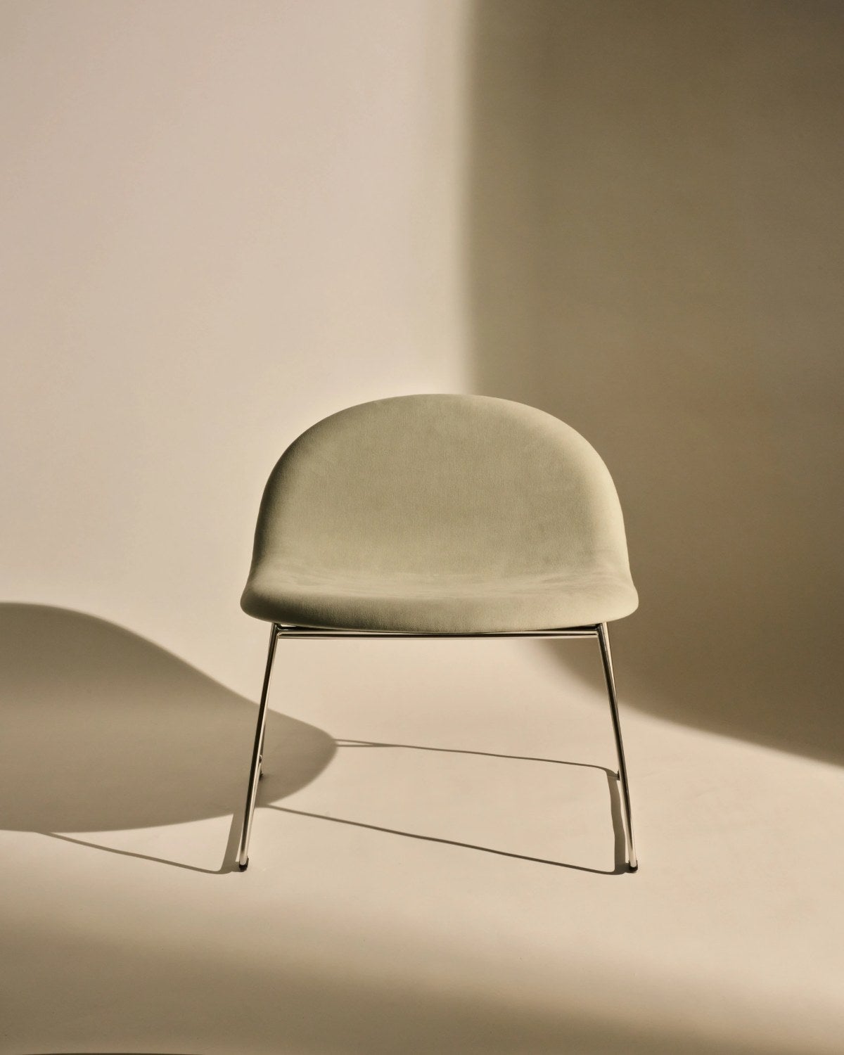 Gubi-GUBI-3D-Lounge-Chair-miljo-109770508863250