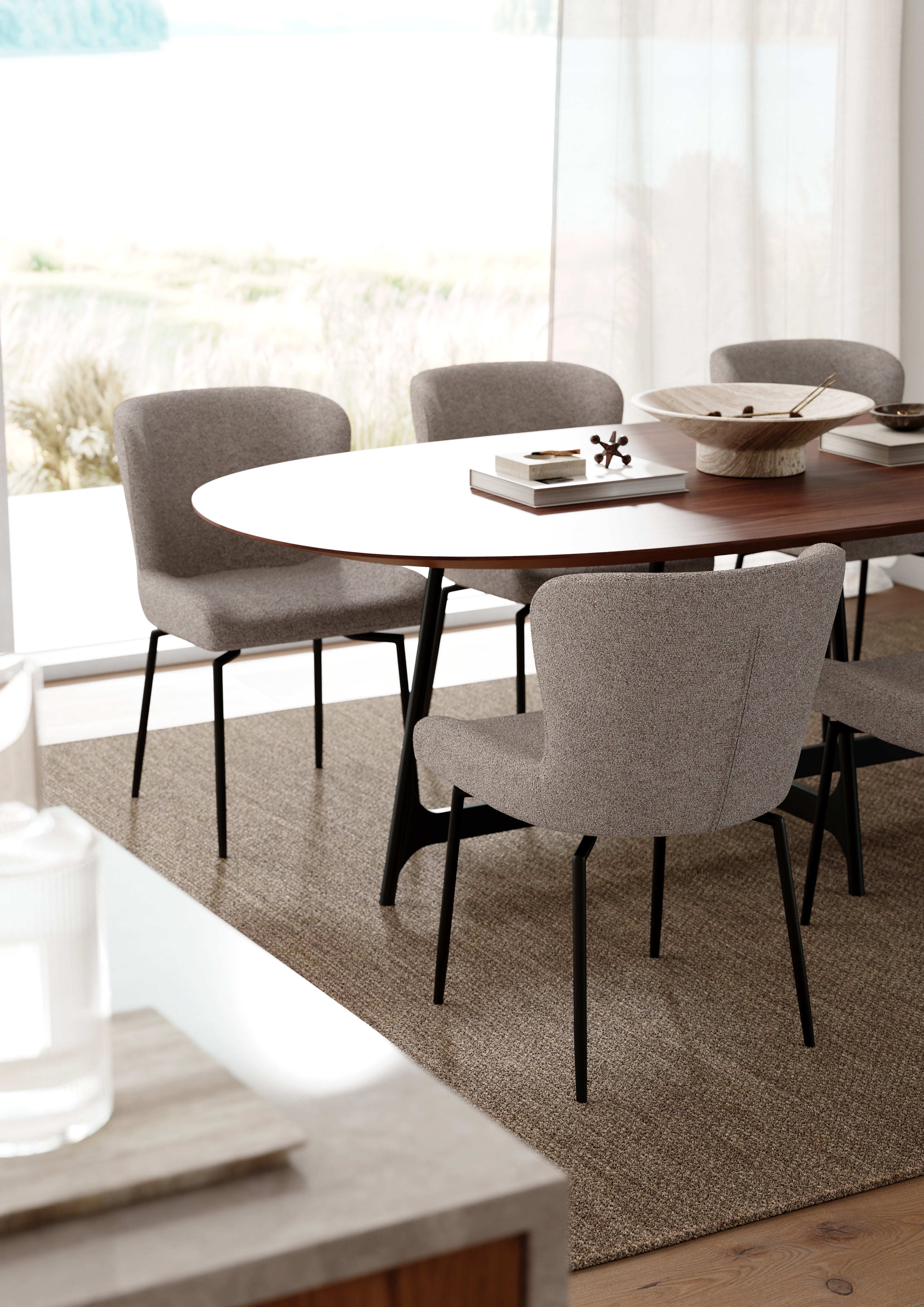 Glam-stol-pebble-Earth-Boucle-Svart-ooid-oval-bord-valnotfaner-lifestyle-1